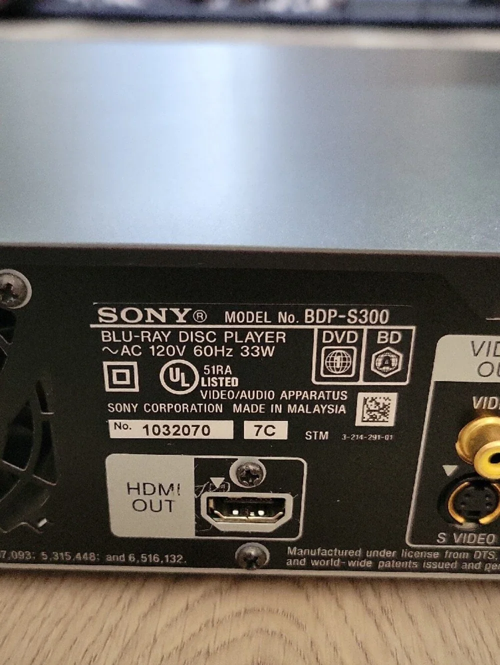 Sony Black Blu-ray Disc Player with Front Controls Model BDP-S300